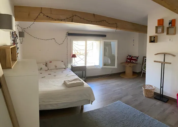 Nyaraló Maison De Village Spacieuse Et Cosy Avec Vue Sur La Colline